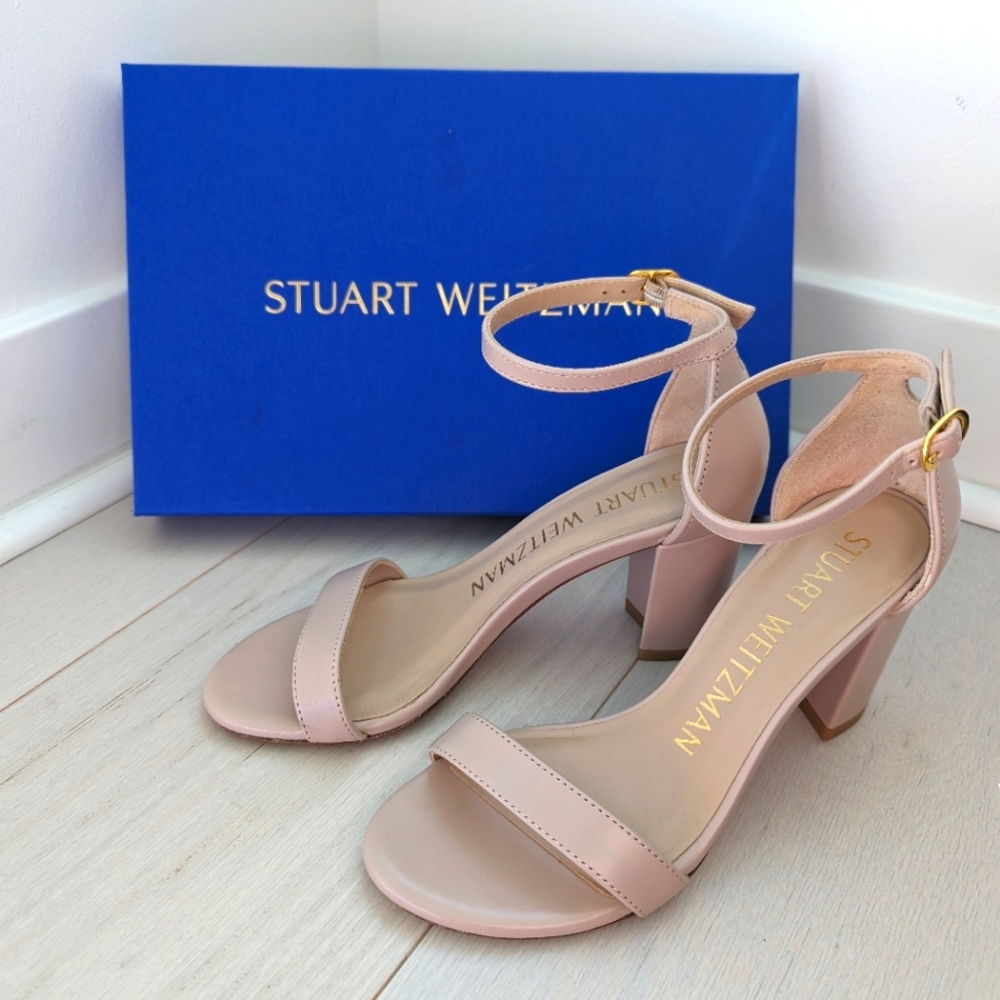 Stuart Weitzman Nearlynude Sandals in Taupe Size 5
